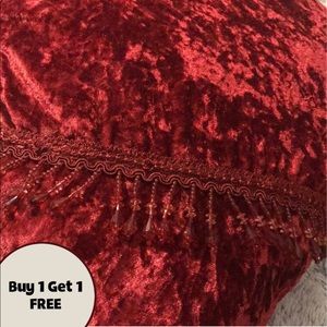 🌟 A Lovely Beaded Throw Pillow